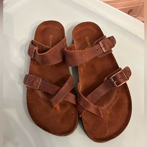 Women’s leather sandals